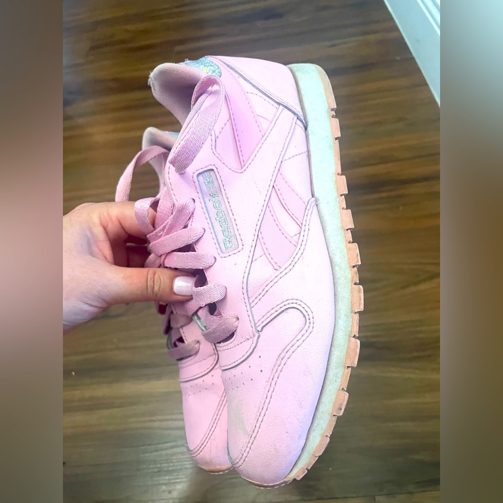 Reebox in baby pink! 👟💕size 3 1/2